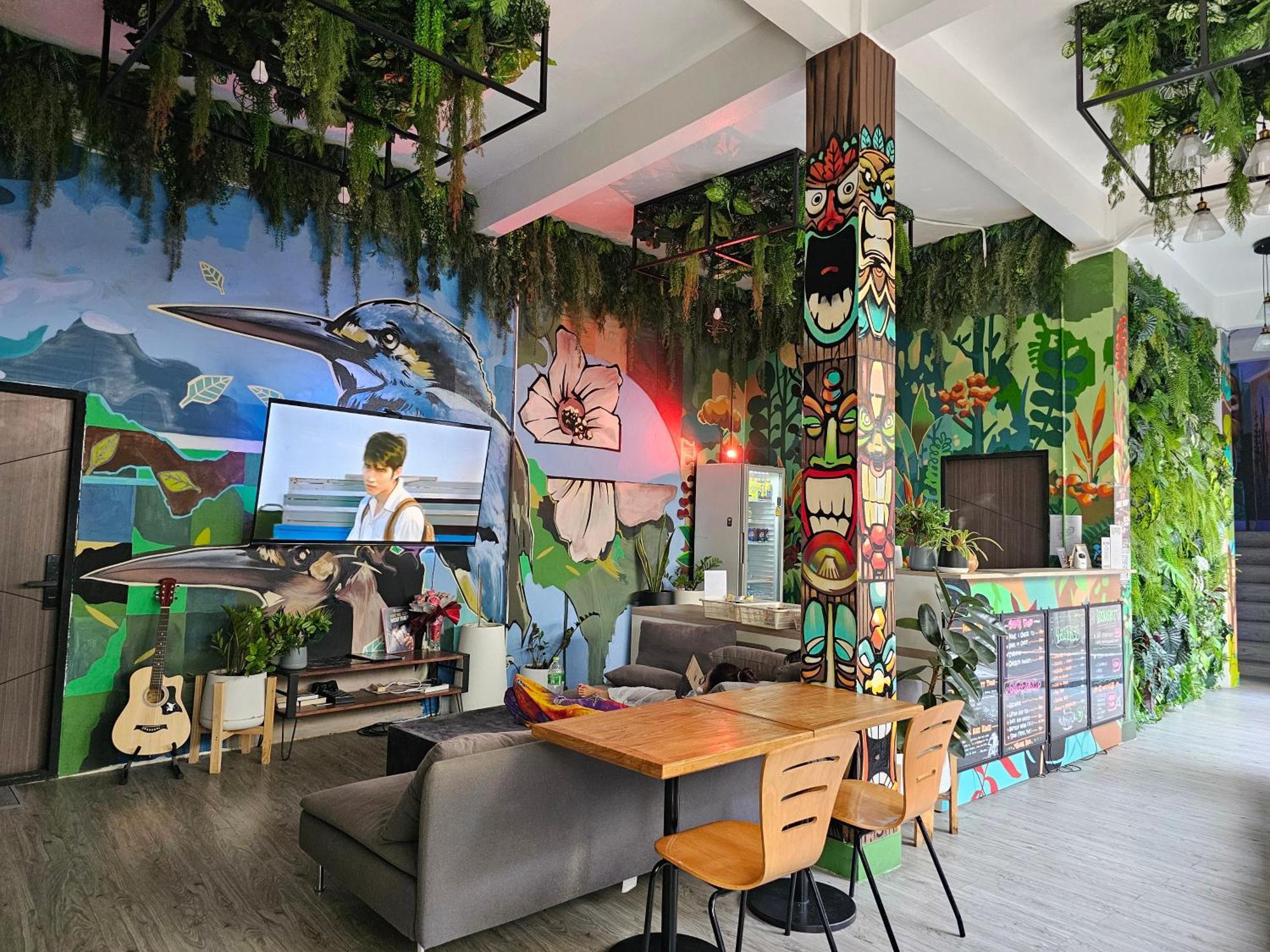 Urban Jungle Hostel Бангкок Экстерьер фото